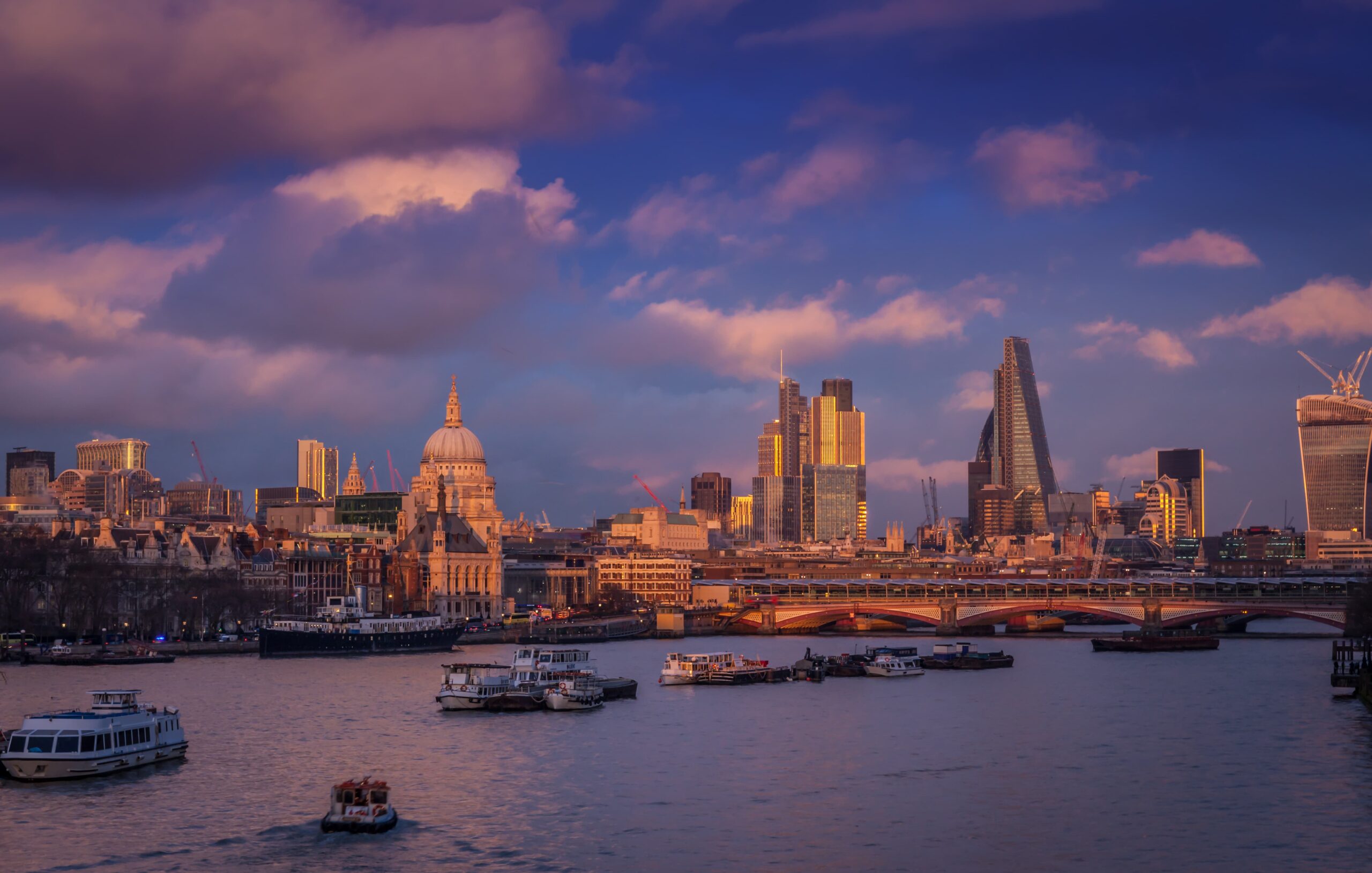 View from waterloo bridge 2026 03 17 17 13 00 utc pichi
